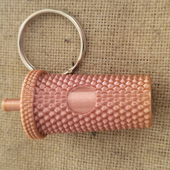 3D studded tumbler key chain - Picture 1 of 2